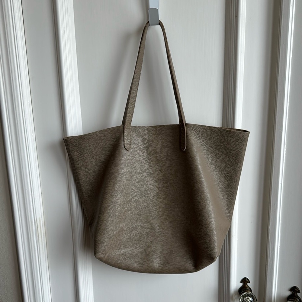 Cuyana large tote